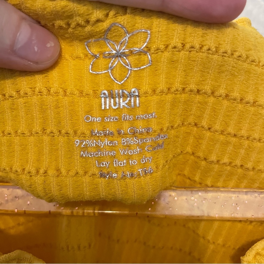 Off the Shoulder Top - Picture 2 of 2